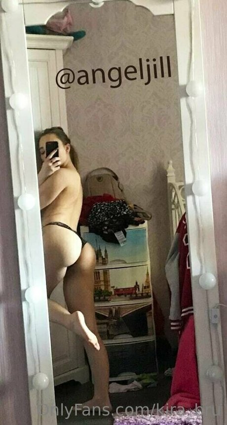 Photo nue de fuite OnlyFans de Kirabrunette1