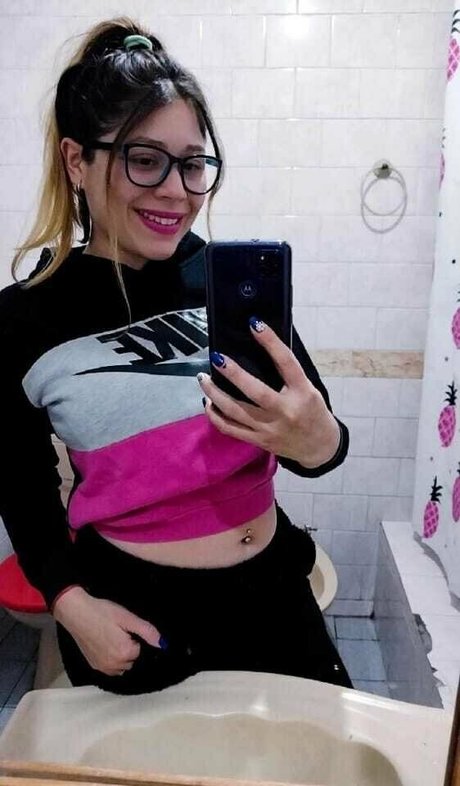 Photo nue de fuite OnlyFans de Lunaestrella10