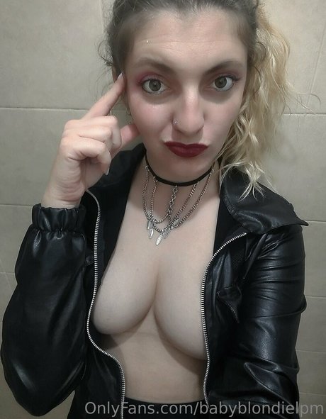 Photo nue de fuite OnlyFans de Babyblondielpm