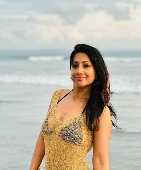 Photo nue de fuite OnlyFans de Reshmin Chowdhury