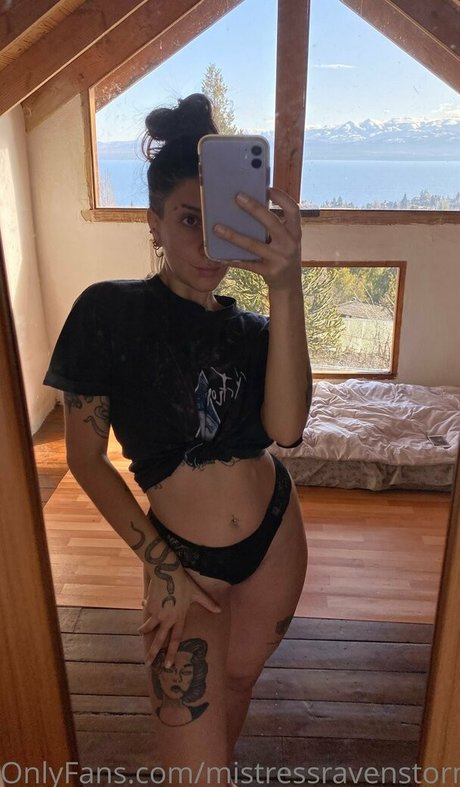 Photo nue de fuite OnlyFans de Mravenstorm