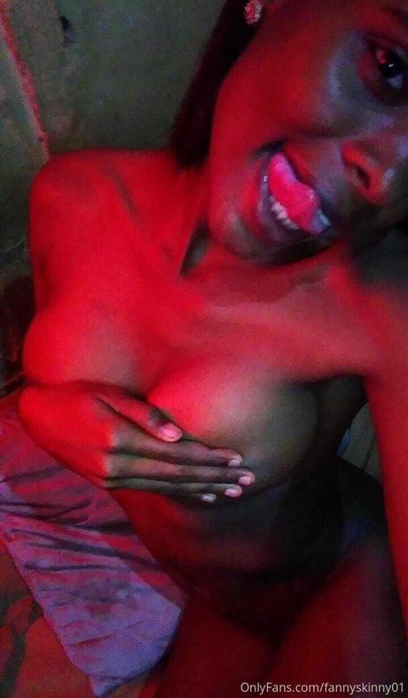 Photo nue de fuite OnlyFans de Fannyskinny01