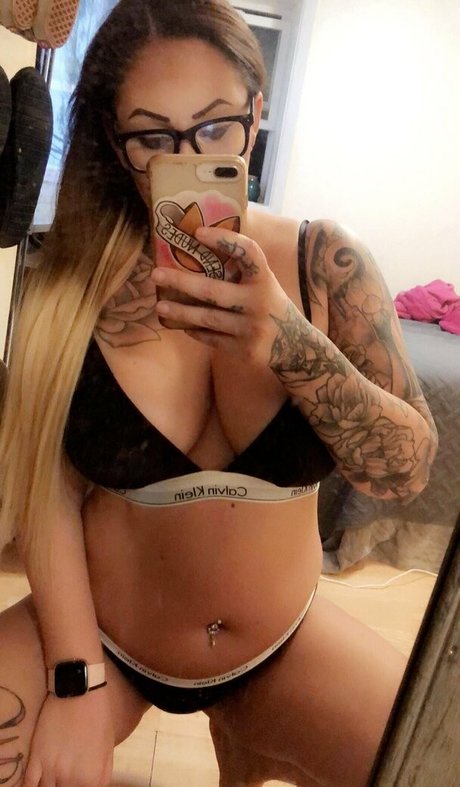 Photo nue de fuite OnlyFans de Charliegazellefree
