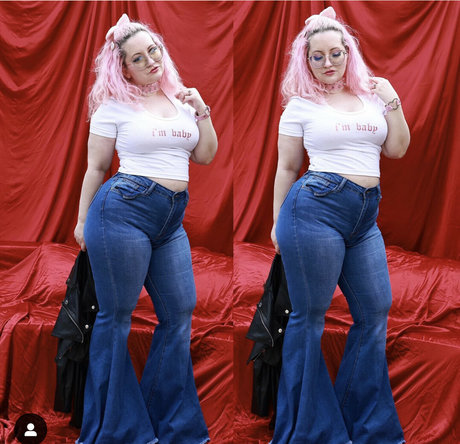 Photo nue de fuite OnlyFans de Cokebottlethunderthighs