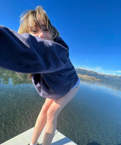Photo nue de fuite OnlyFans de Suki Waterhouse