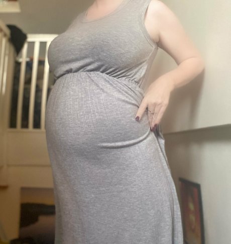 Photo nue de fuite OnlyFans de Pregnantenglishrosefree