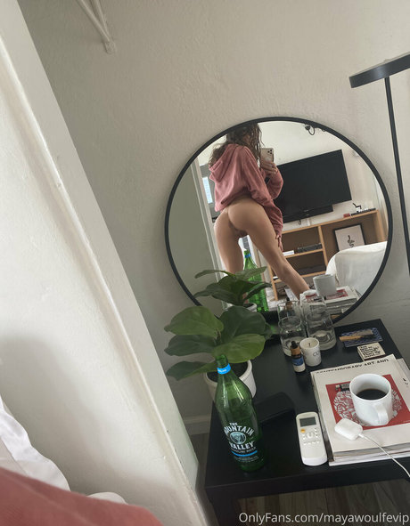 Photo nue de fuite OnlyFans de Mayawoulfevip