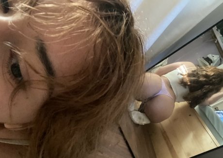 Photo nue de fuite OnlyFans de Lzzle