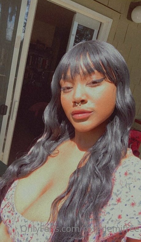 Photo nue de fuite OnlyFans de Rosedemifree