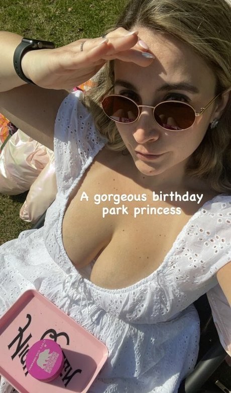Photo nue de fuite OnlyFans de Milfweeed