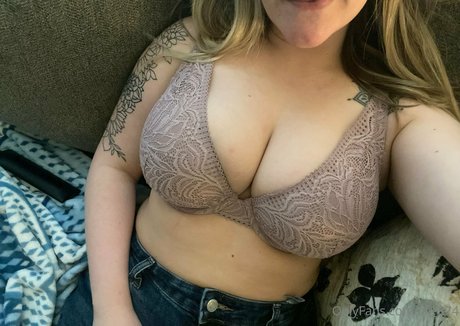 Photo nue de fuite OnlyFans de Lst874