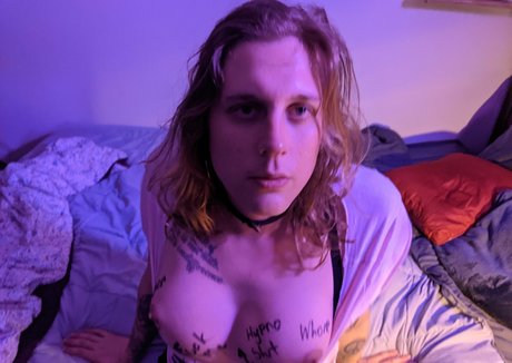 Photo nue de fuite OnlyFans de Brainwashedpet