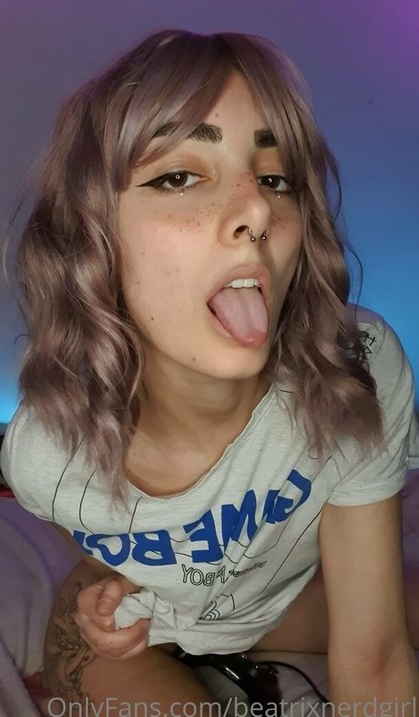 Photo nue de fuite OnlyFans de Beatrixnerdgirl
