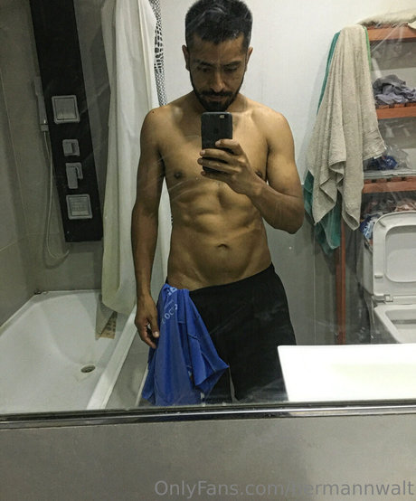 Photo nue de fuite OnlyFans de Hermannwalt