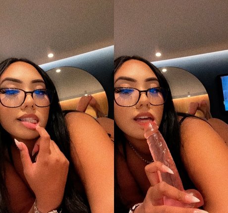 Photo nue de fuite OnlyFans de Vixxenn8
