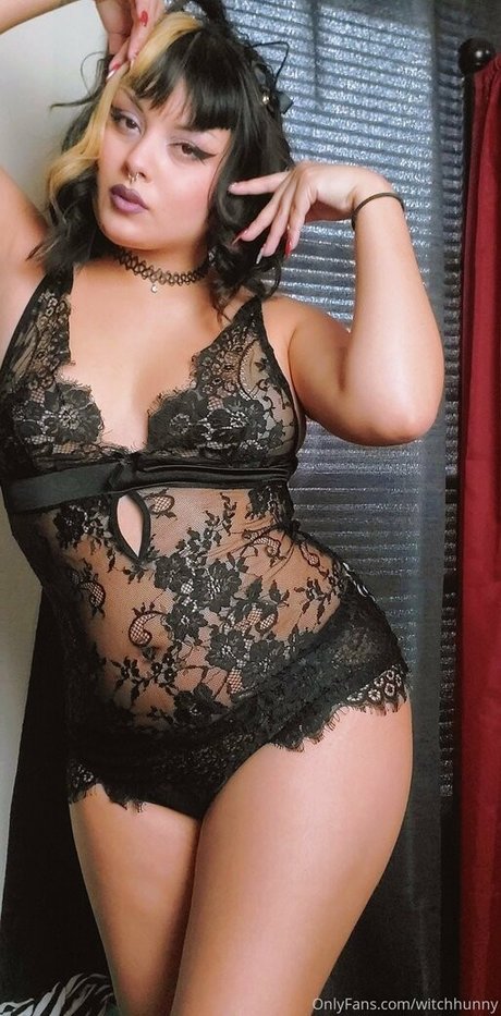 Photo nue de fuite OnlyFans de Witchhunny