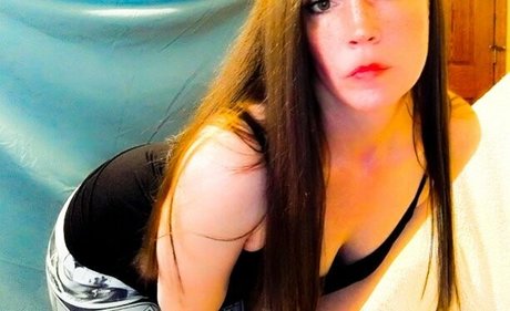 Photo nue de fuite OnlyFans de Molly Nova