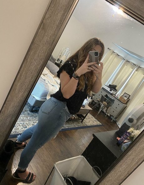 Photo nue de fuite OnlyFans de Hotwifepeachesfree