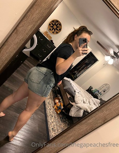 Photo nue de fuite OnlyFans de Hotwifepeachesfree