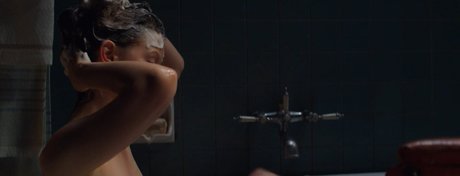Photo nue de fuite OnlyFans de Mia Goth