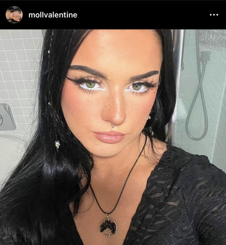 Photo nue de fuite OnlyFans de Moll Valentine