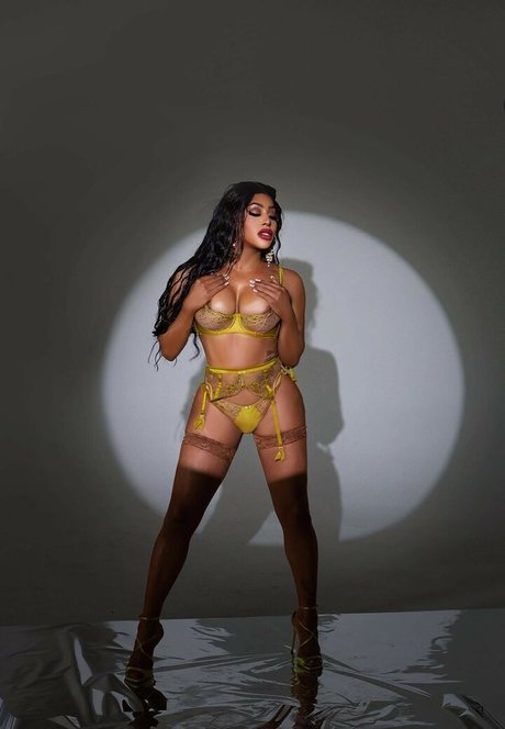 Photo nue de fuite OnlyFans de Bella La Femme