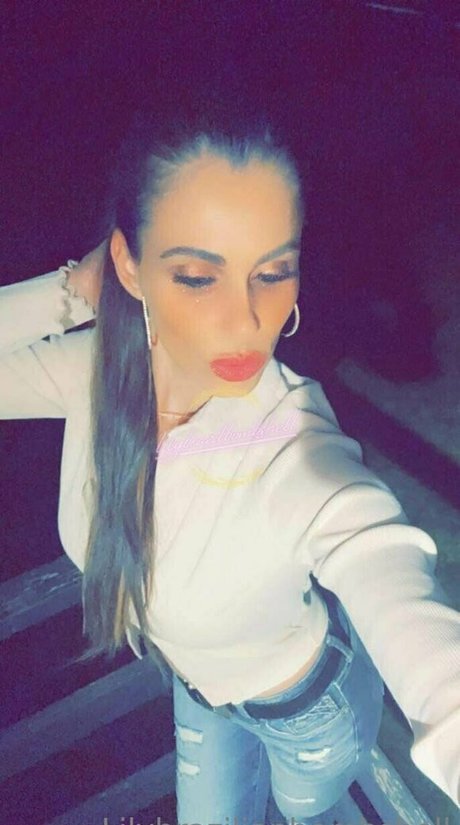 Photo nue de fuite OnlyFans de Lilybrazilianbombshell