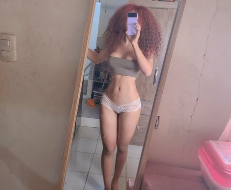 Photo nue de fuite OnlyFans de Angelinanpinelaa