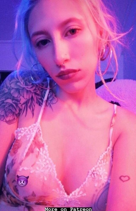 Photo nue de fuite OnlyFans de Missmushrooms