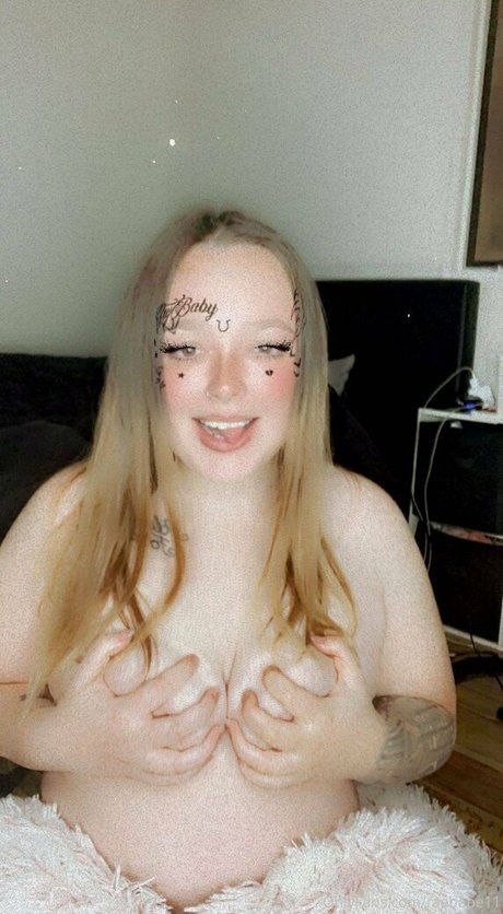 Photo nue de fuite OnlyFans de Raebabe11