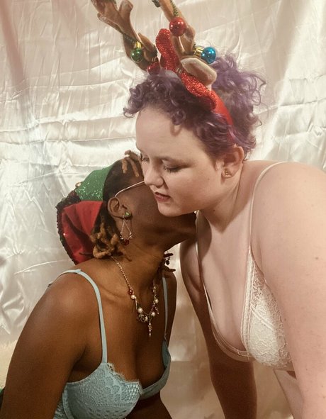 Photo nue de fuite OnlyFans de Hunnybeesarecool