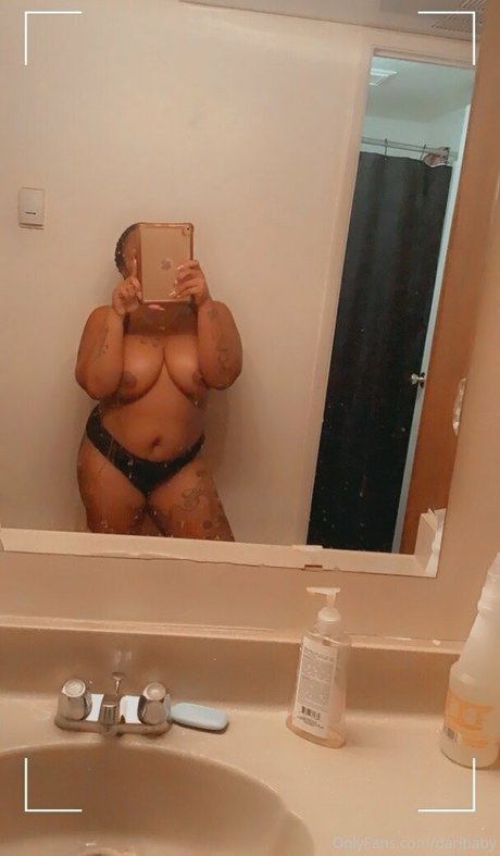 Photo nue de fuite OnlyFans de Daribaby