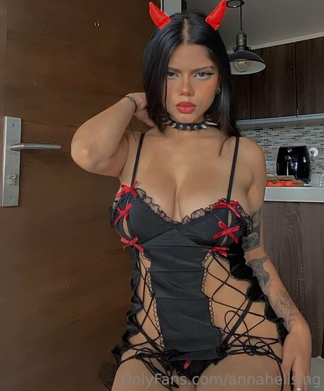 Photo nue de fuite OnlyFans de Annahellsing