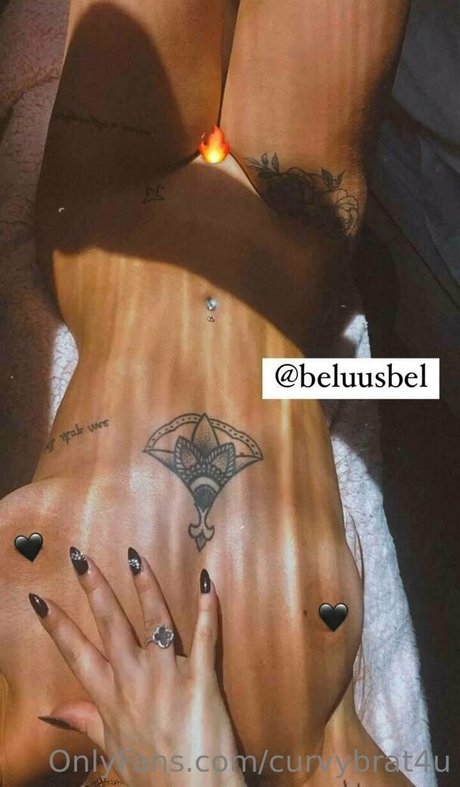 Photo nue de fuite OnlyFans de Curvybrat4u