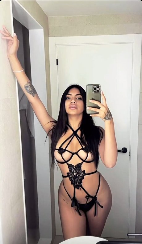 Photo nue de fuite OnlyFans de Abi Anze