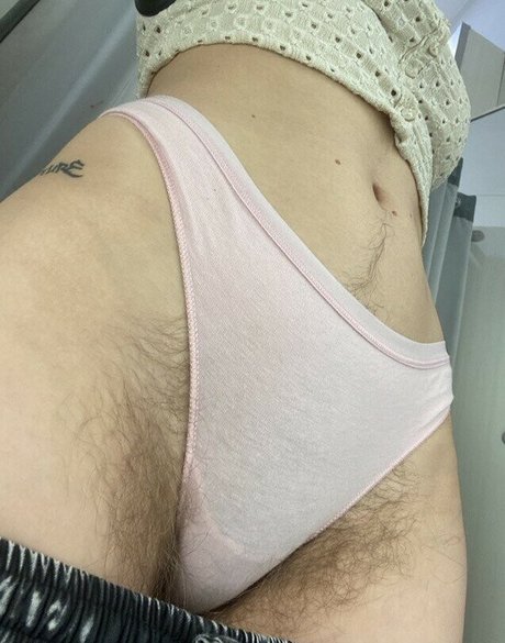 Photo nue de fuite OnlyFans de Hairybarbie