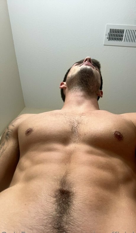 Photo nue de fuite OnlyFans de Maxpriceofficial