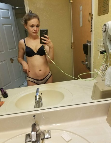 Photo nue de fuite OnlyFans de Jonzeylove96