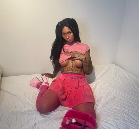Photo nue de fuite OnlyFans de Adultekra