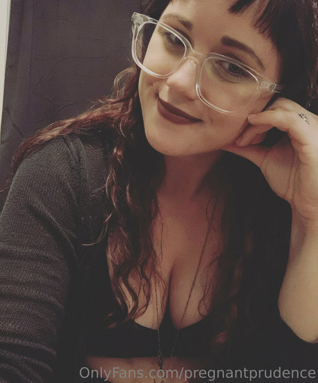 Photo nue de fuite OnlyFans de Pregnantprudence