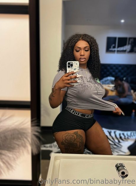 Photo nue de fuite OnlyFans de Binababyfree