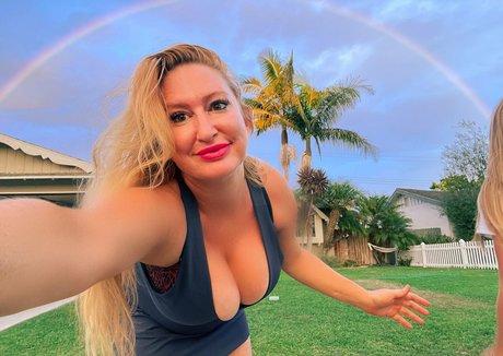 Photo nue de fuite OnlyFans de Nikkiebigtits