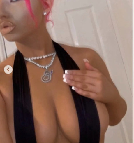 Photo nue de fuite OnlyFans de Saffron Jenkins