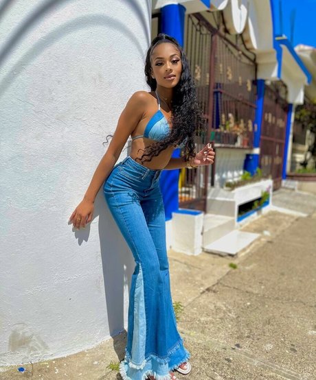 Photo nue de fuite OnlyFans de Breann Llewelyn