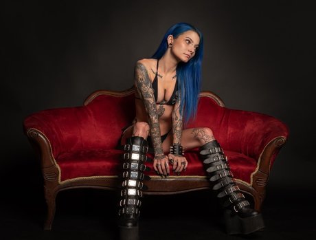 Photo nue de fuite OnlyFans de Justine Schiavone