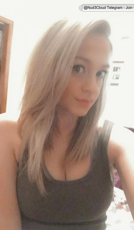 Photo nue de fuite OnlyFans de Kenzie Colvard
