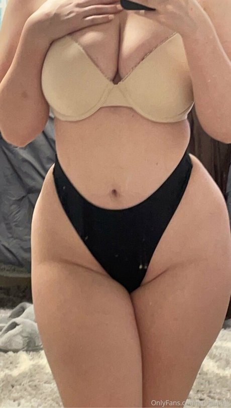 Photo nue de fuite OnlyFans de Leksamink