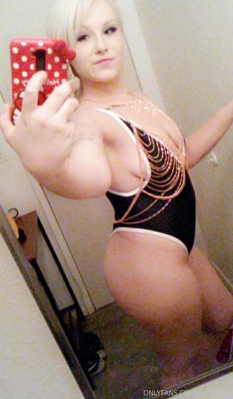 Photo nue de fuite OnlyFans de Katiiemae