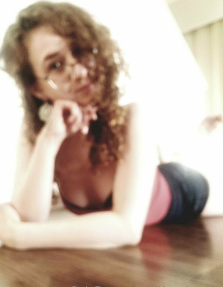 Photo nue de fuite OnlyFans de Littlemisszee