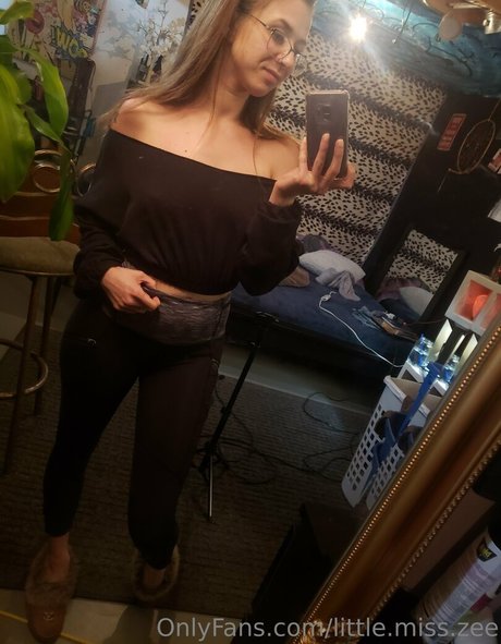 Photo nue de fuite OnlyFans de Littlemisszee